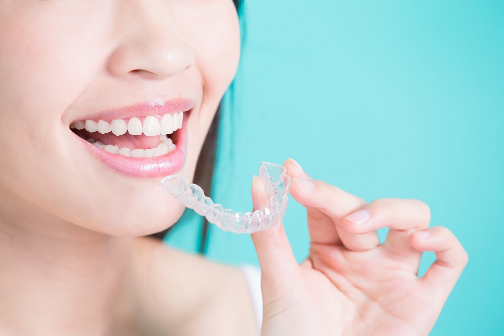 https://www.northpointedentalclinic.com/wp-content/uploads/2023/09/what-occurs-if-you-switch-invisalign-trays-too-soon.jpg